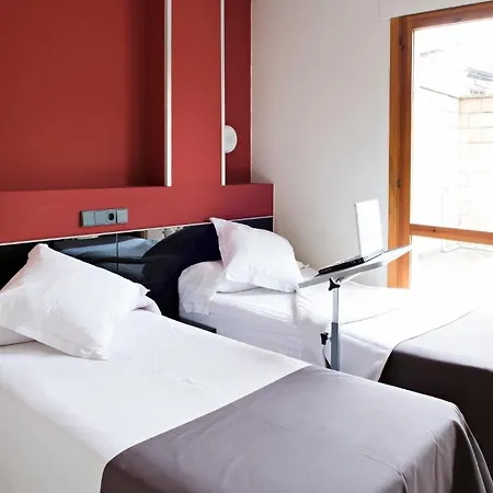 Hostal Un Punto Chic-Joaquin Costa-2